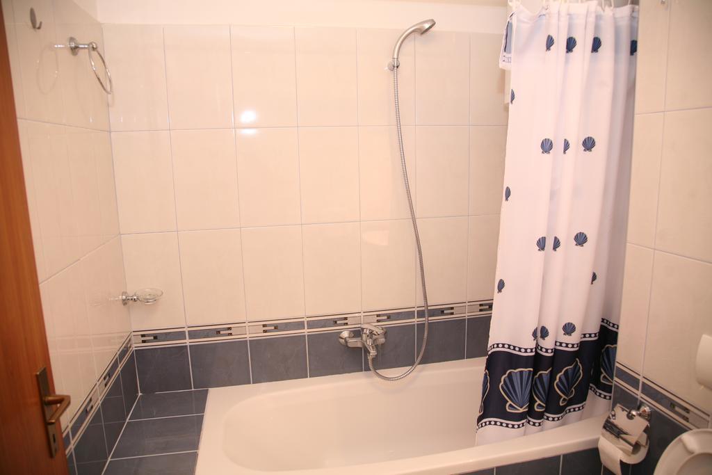 Apartament Dg With Parking Garage